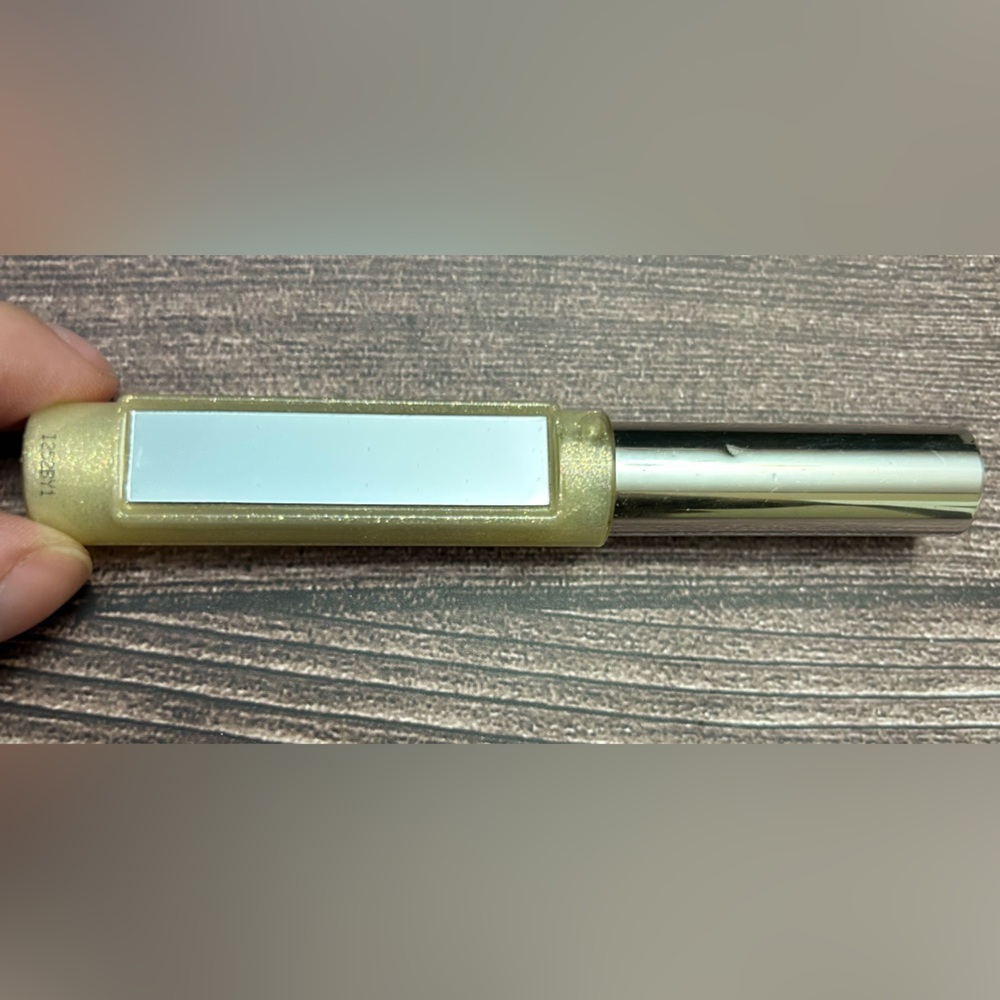 Laura Geller City Lights Lip Gloss - Sparkling Gold - Picture 3 of 3